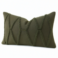 Cojín decorativo rectangular 50 x 30 cm de tejido verde con relieve geométrico